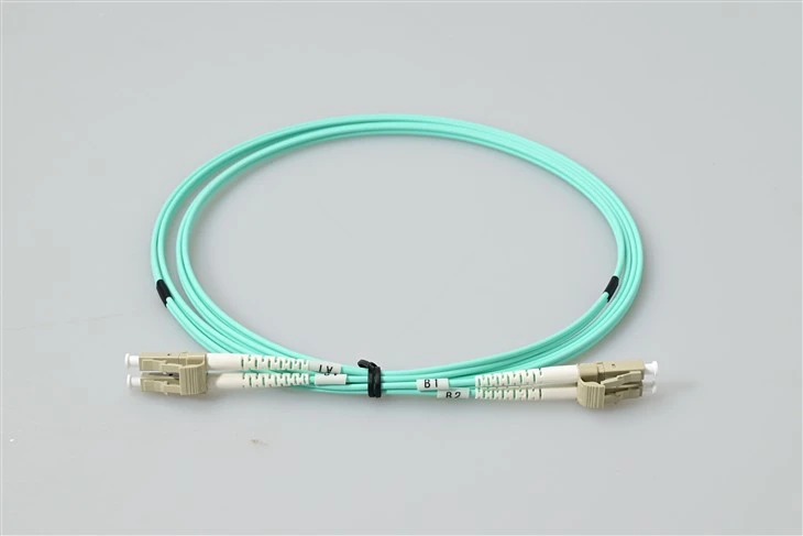 LC から LC OM3 50/125 マルチモード デュプレックス ファイバー パッチ ケーブル
